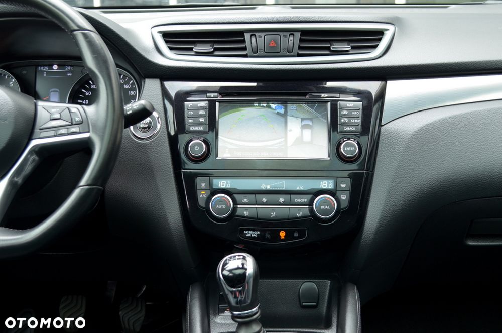 Nissan Qashqai 1.6 DIG-T N-Connecta - 26