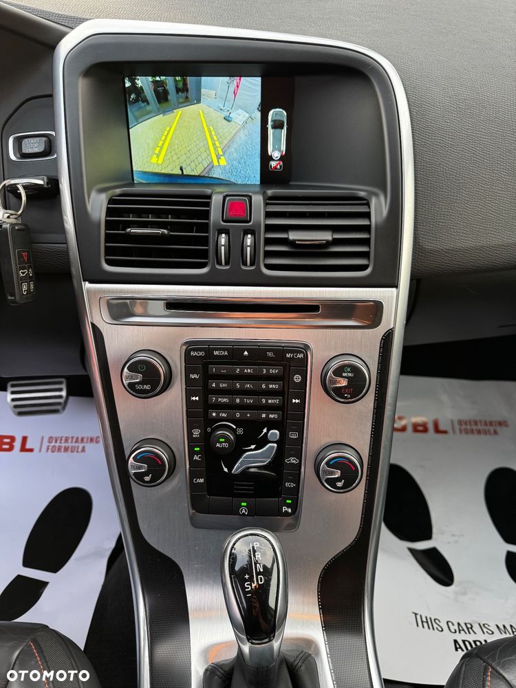 Volvo XC 60 D3 Drive-E Ocean Race - 19