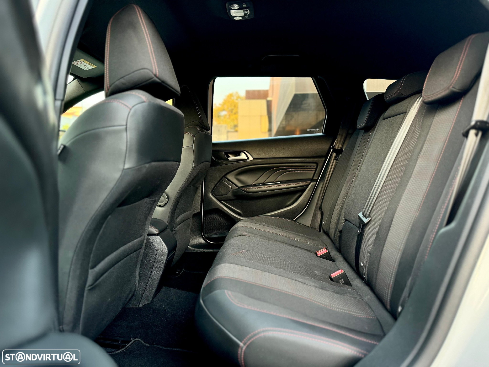 Peugeot 308 SW 1.5 BlueHDi GT Line - 31