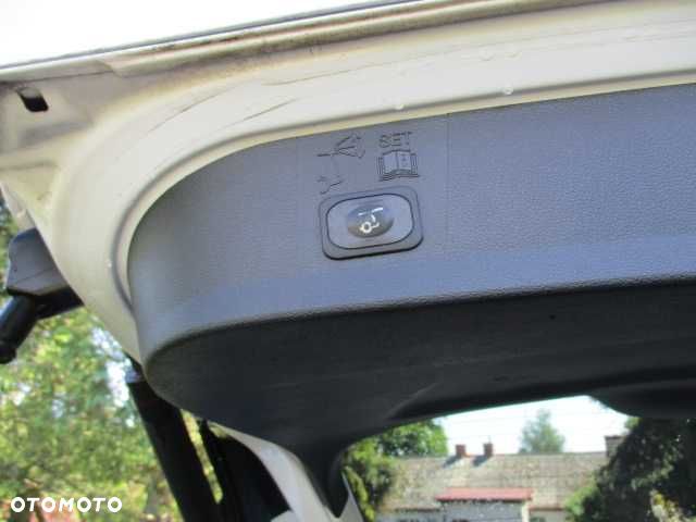 Ford Kuga - 8