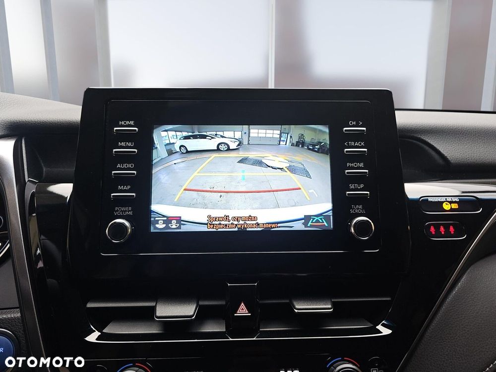 Toyota Camry 2.5 Hybrid Comfort CVT - 17