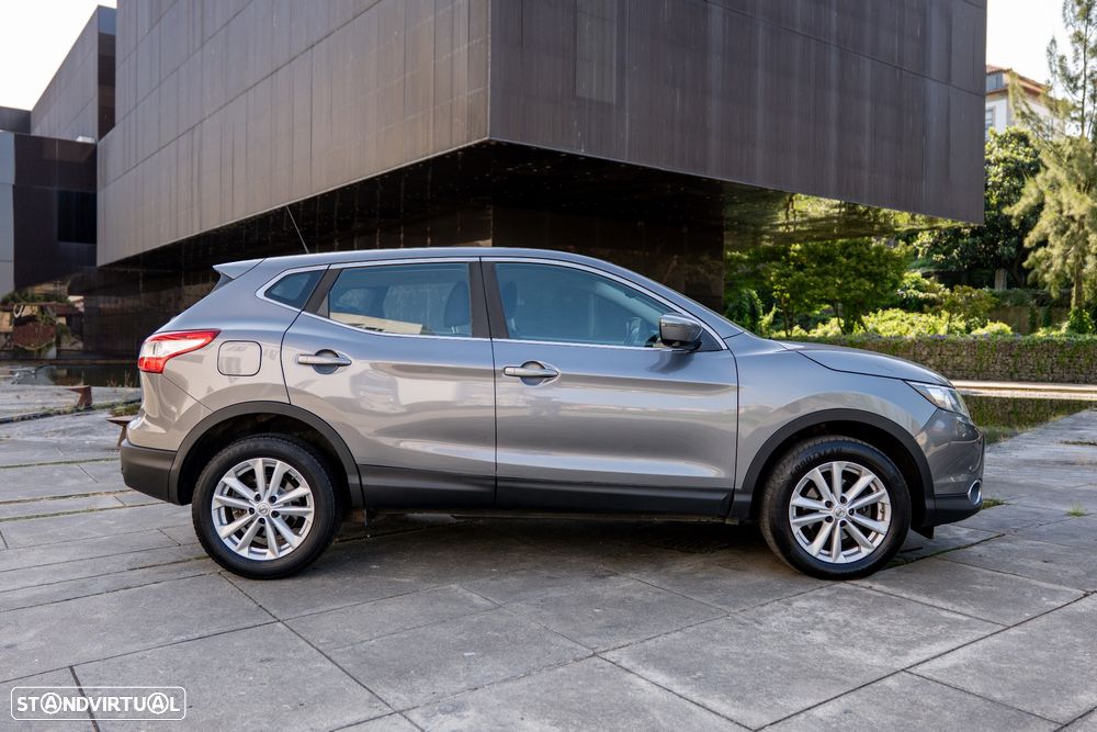 Nissan Qashqai 1.6 dCi Xtronic TEKNA - 2