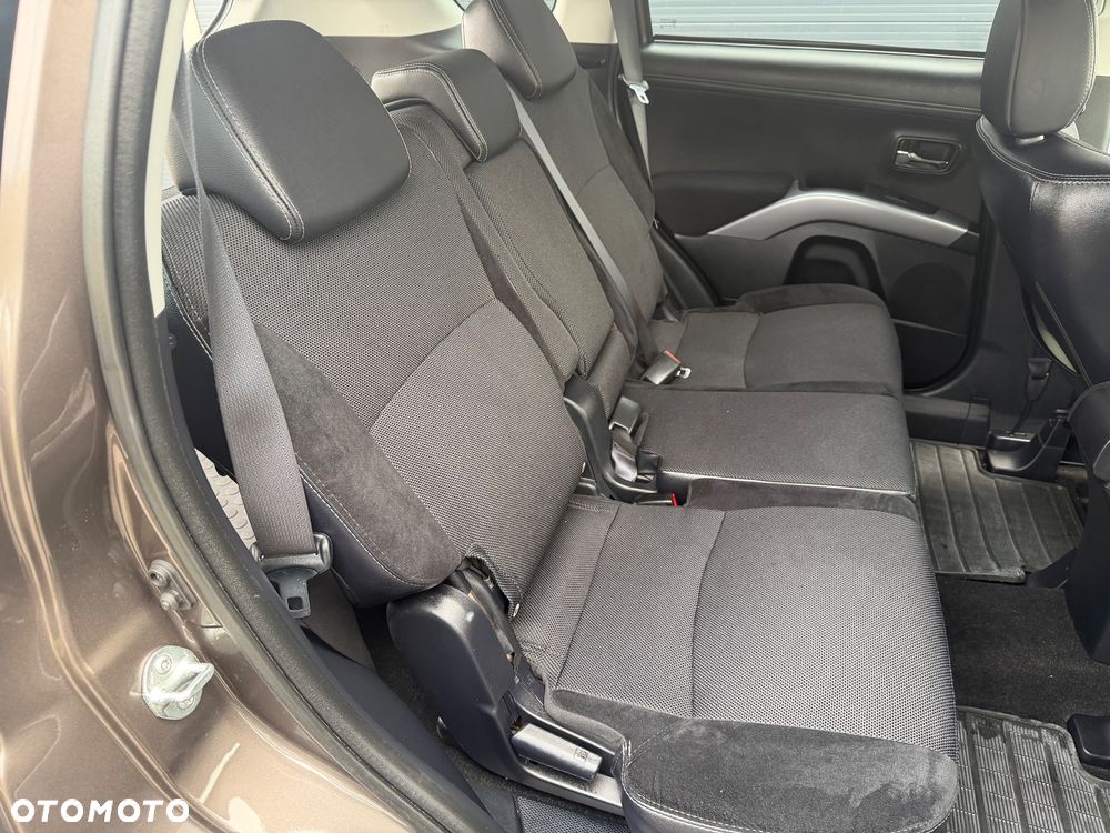 Mitsubishi Outlander 2.0 2WD Active - 25