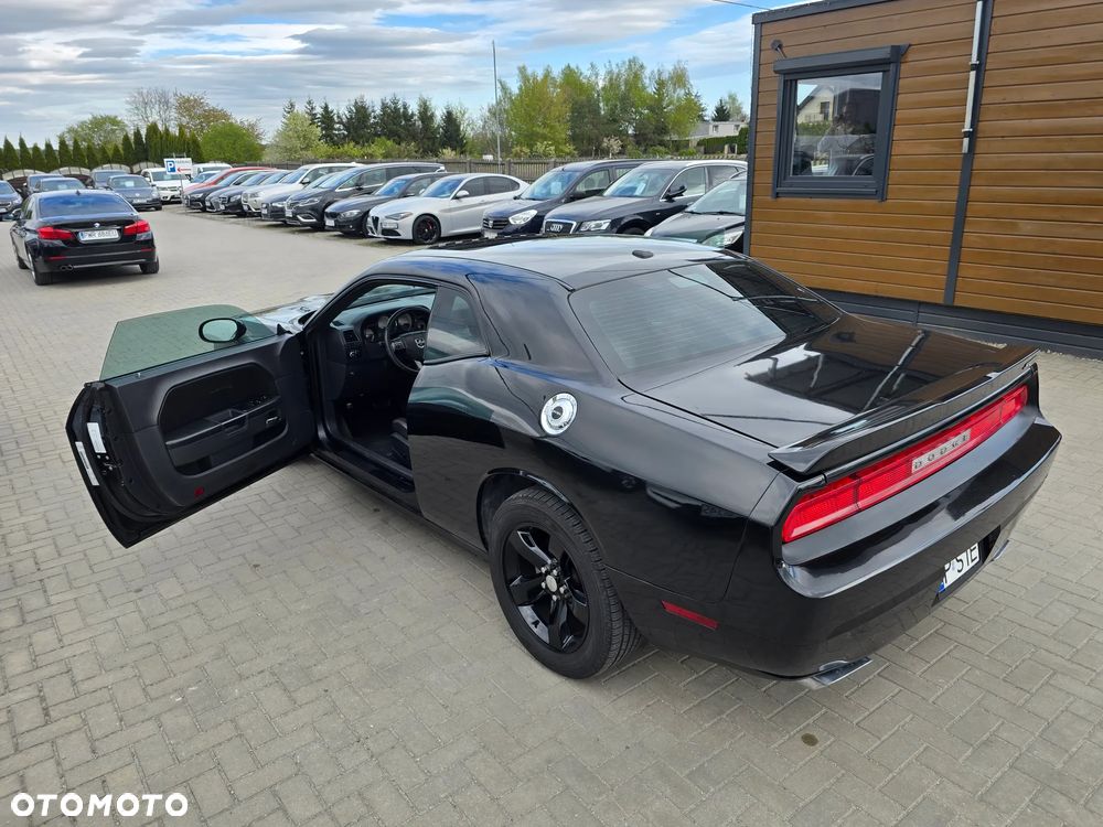 Dodge Challenger - 35