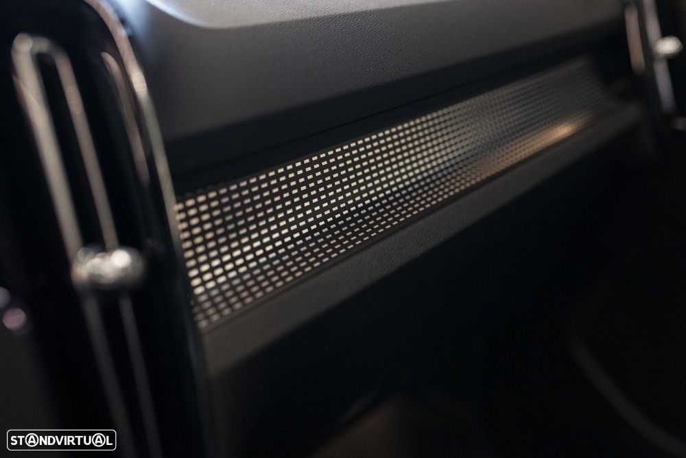 Volvo XC 40 P8 AWD Recharge RDesign - 40