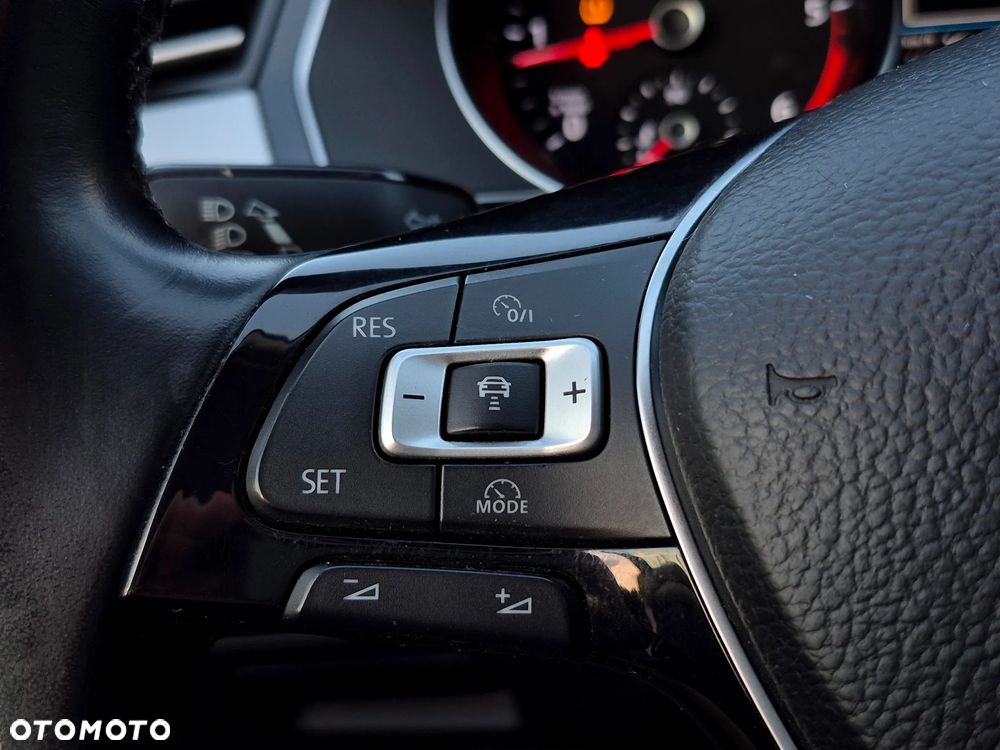 Volkswagen Passat Variant 1.6 TDI SCR DSG Comfortline - 21