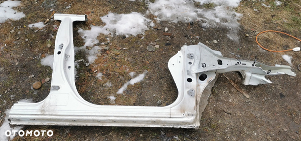 Słupek Próg PRAWY Subaru Forester SJ IV 13-