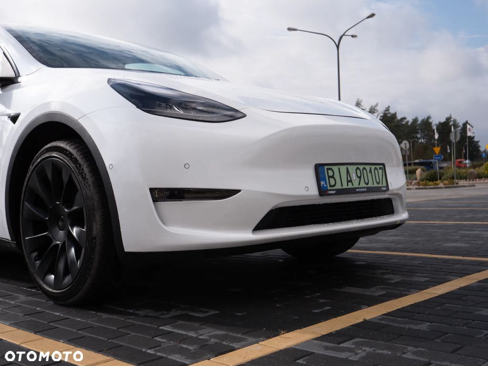 Tesla Y Long Range AWD - 9
