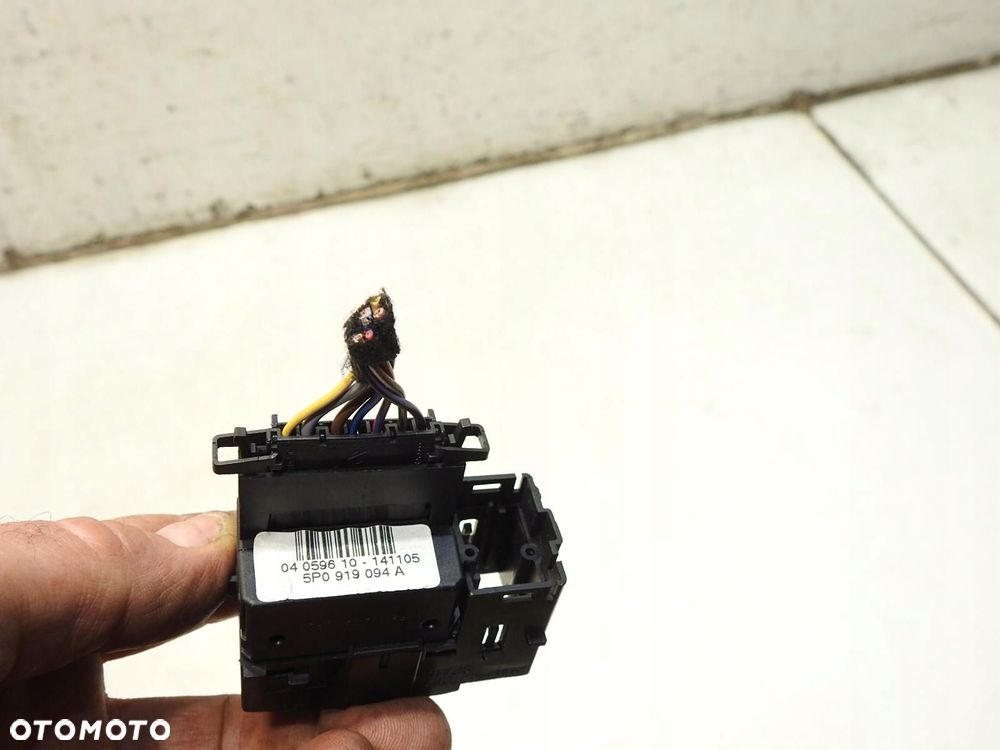 PRZEŁĄCZNIK REGULACJI WYSOKOŚCI ŚWIATEŁ SEAT LEON II 5P0919094A - 3