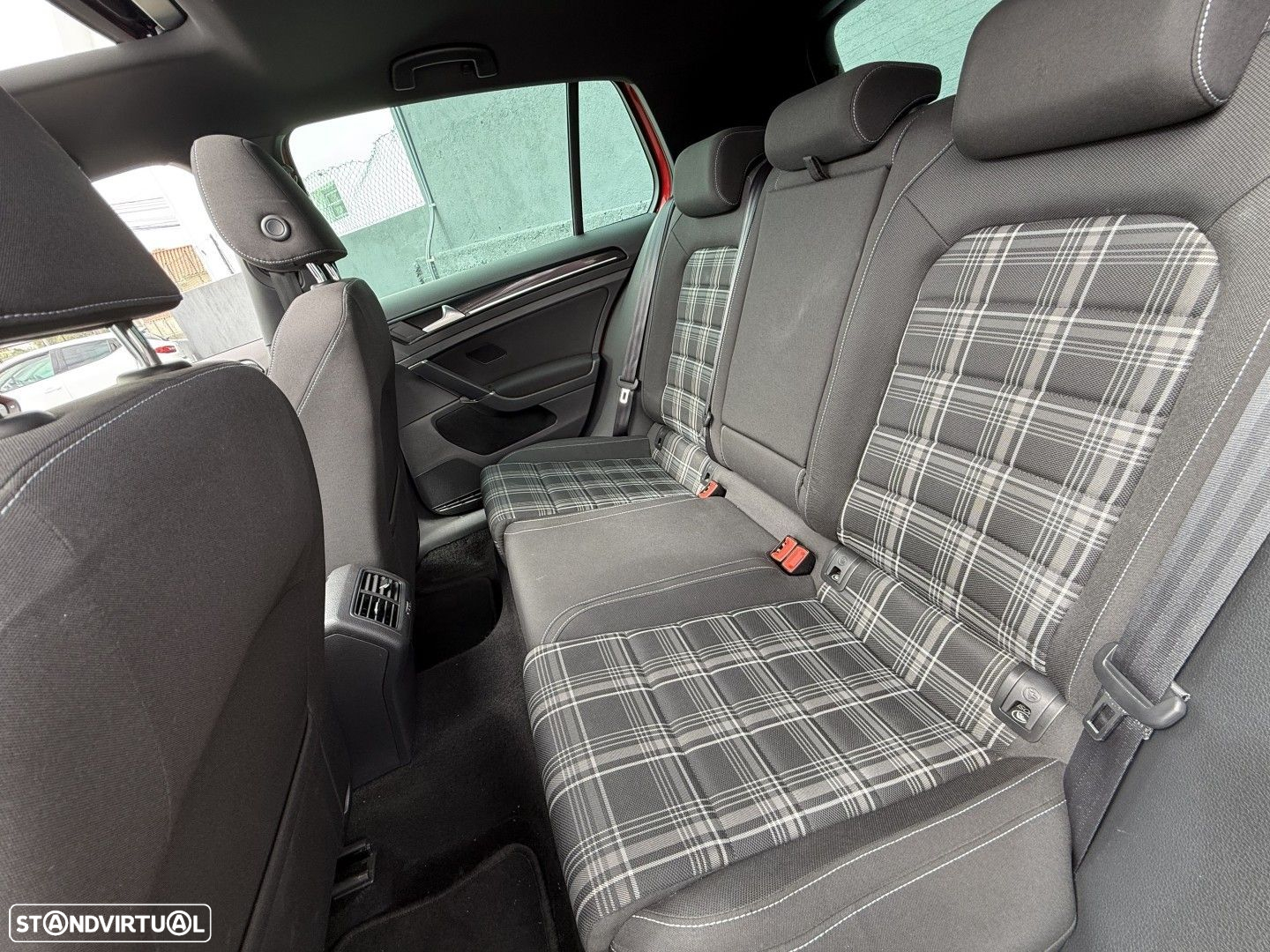 VW Golf 2.0 TDI GTD DSG - 5