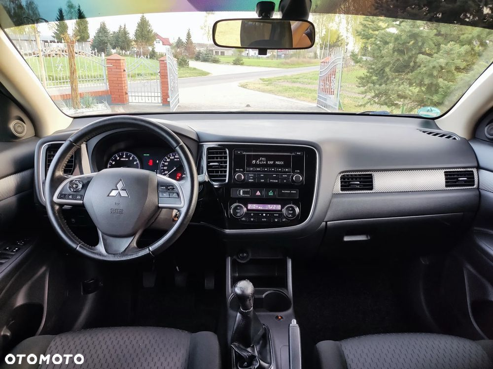 Mitsubishi Outlander 2.0 2WD Invite - 15