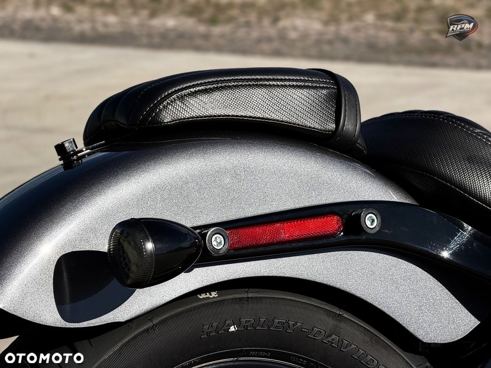 Harley-Davidson Softail Street Bob - 33