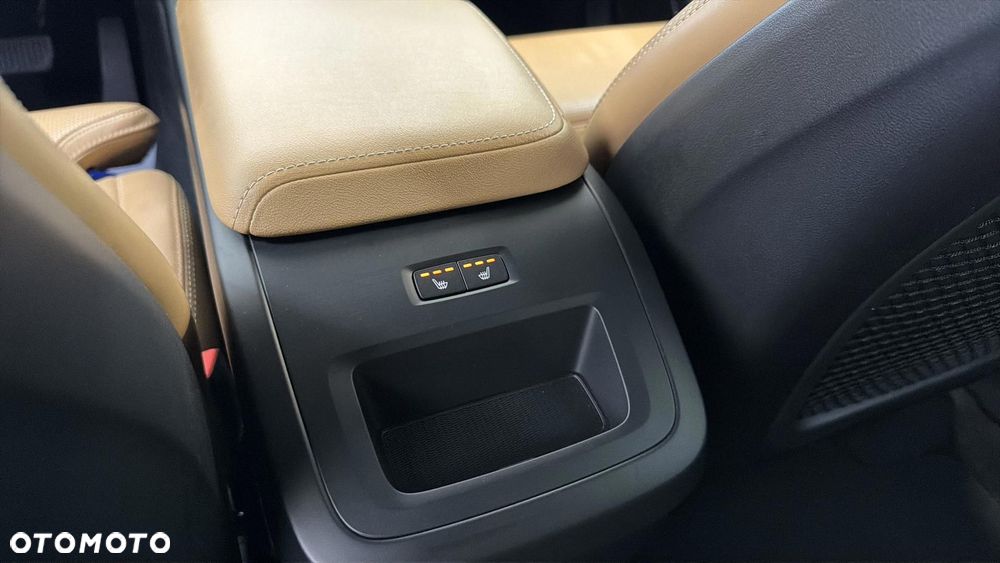 Volvo XC 60 B4 D Plus Dark - 18