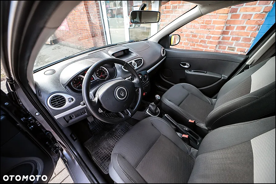 Renault Clio - 14