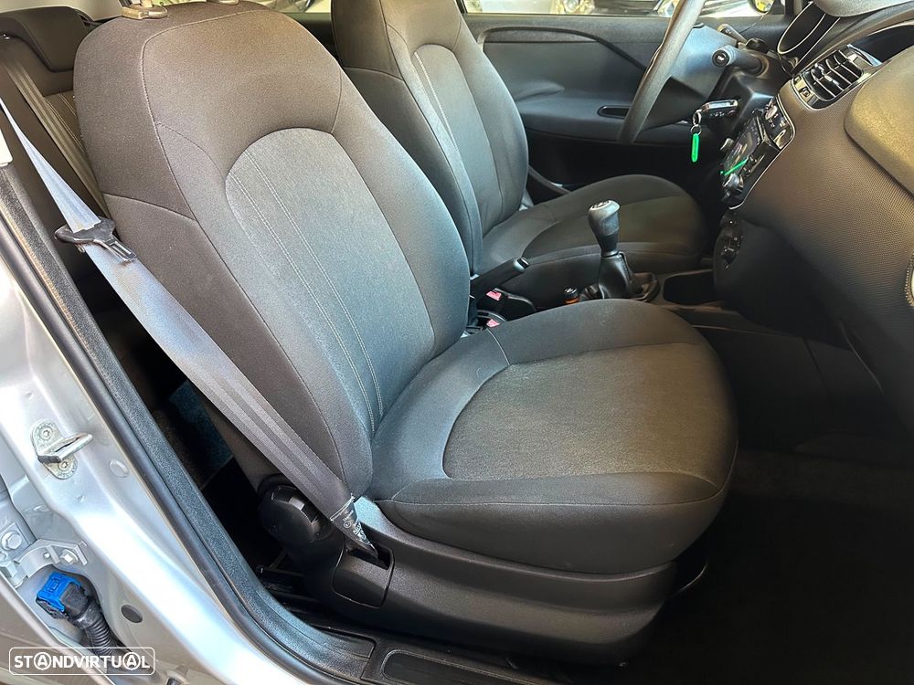 Fiat Punto 1.3 M-Jet Lounge S&S - 11