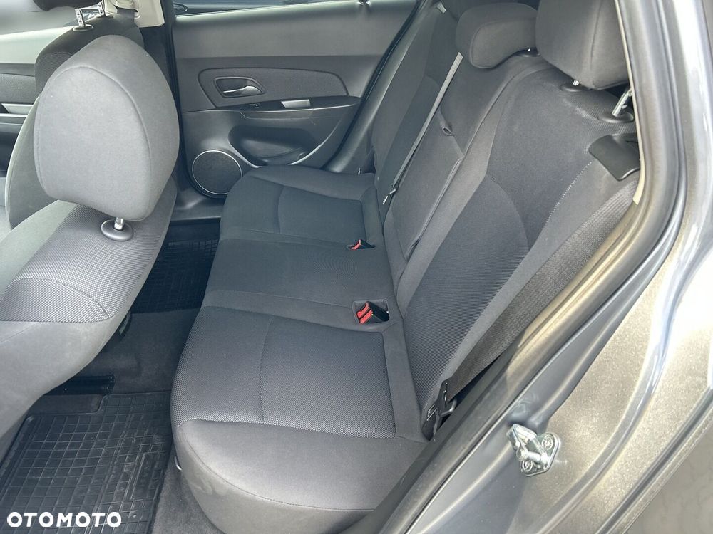 Chevrolet Cruze 1.6 LS - 15