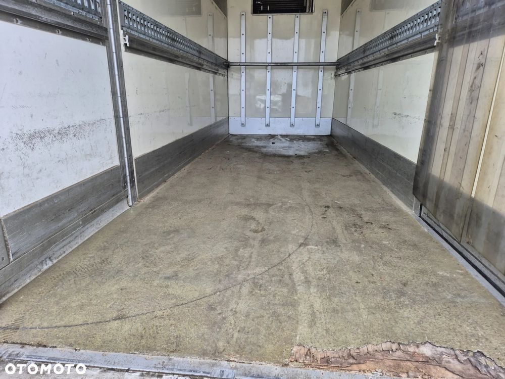 Chłodnia Mroźnia 8 palet, 4.5m , 2 komory, 2 parowniki, zasilanie stacjonarne na prąd, stan bdb! - 22