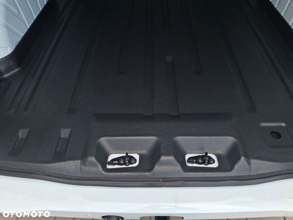 Volkswagen Transporter - 34