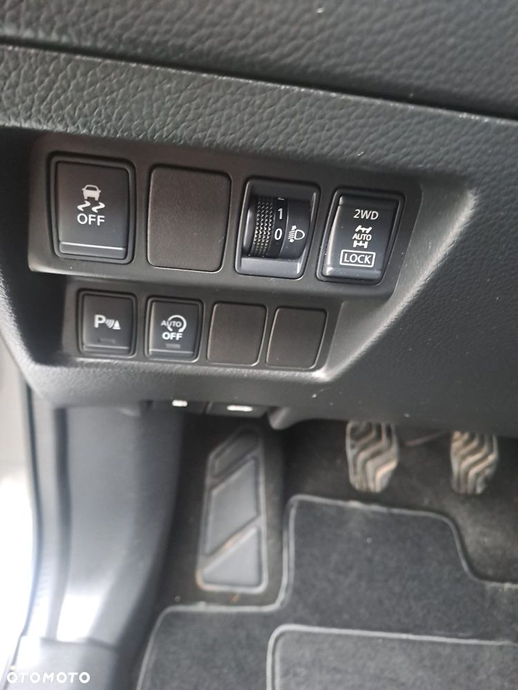 Nissan Qashqai 1.6 dCi 4 x 4 DPF tekna - 22