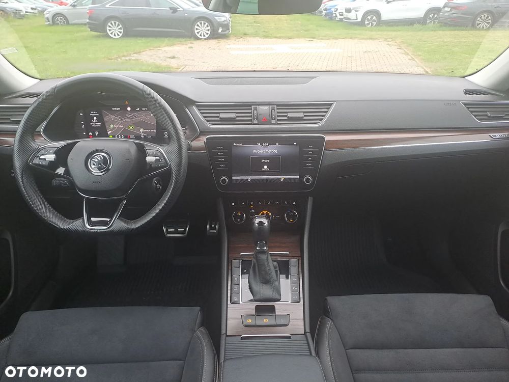 Skoda Superb 2.0 TDI SCR 4x4 Scout DSG - 15