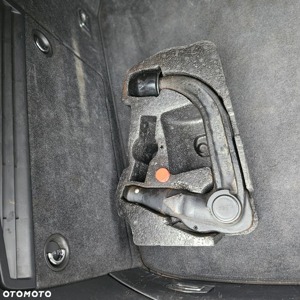 Volkswagen Phaeton - 39