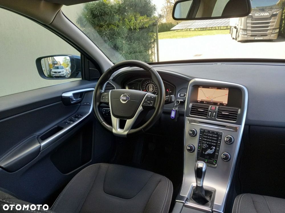 Volvo XC 60 D3 Momentum - 24