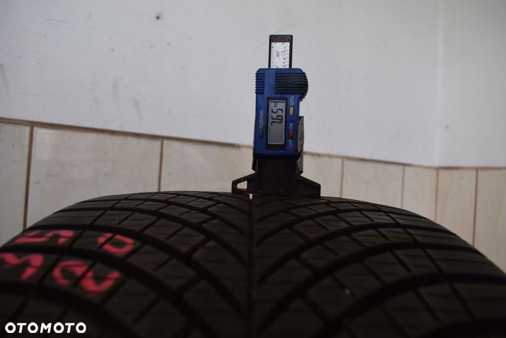 R20 255/35 Goodyear Vector 4Seasons GEN-3 Wysyłka gratis! - 4