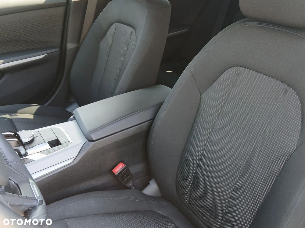 BMW Seria 3 320d xDrive MHEV Advantage - 16