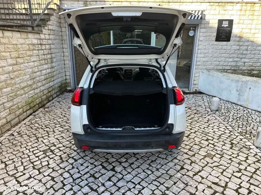 Peugeot 2008 1.2 PureTech Allure EAT6 - 7