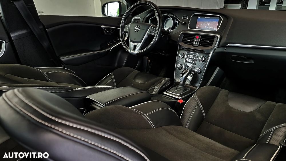 Volvo V40 D3 Geartronic RDesign - 23