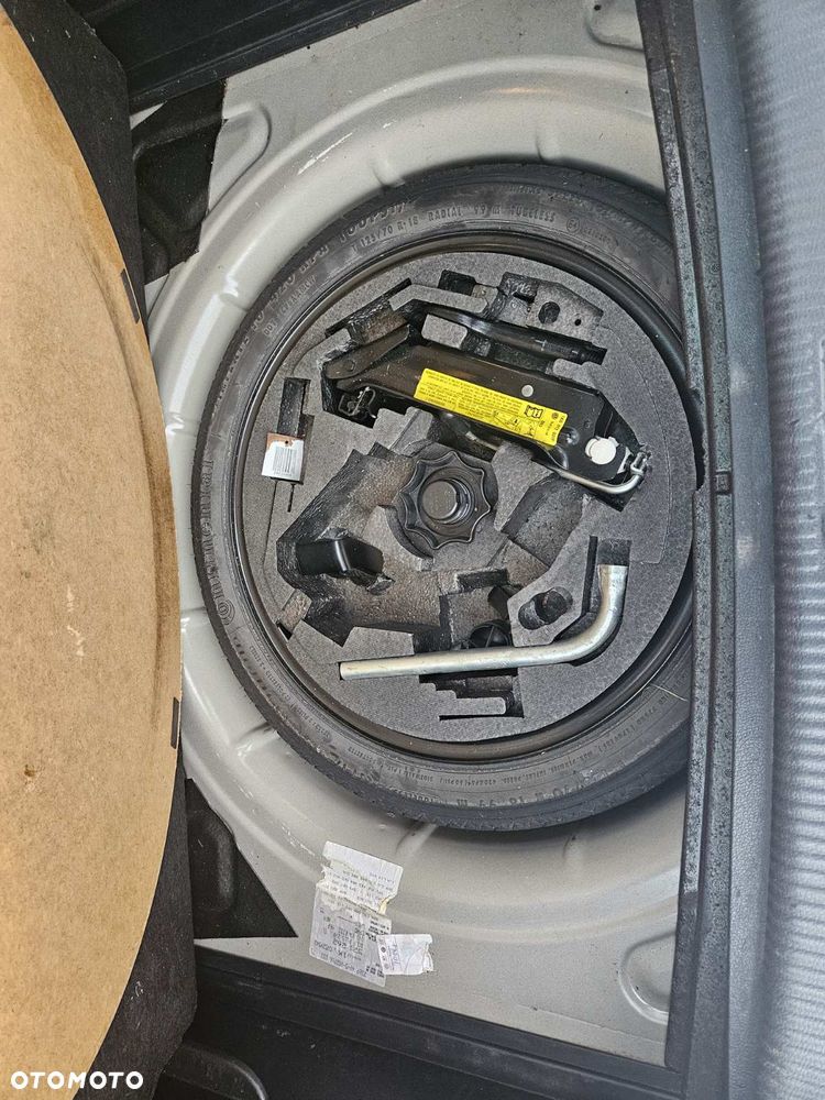 Volkswagen Golf Plus 2.0 TDI DPF Style - 21