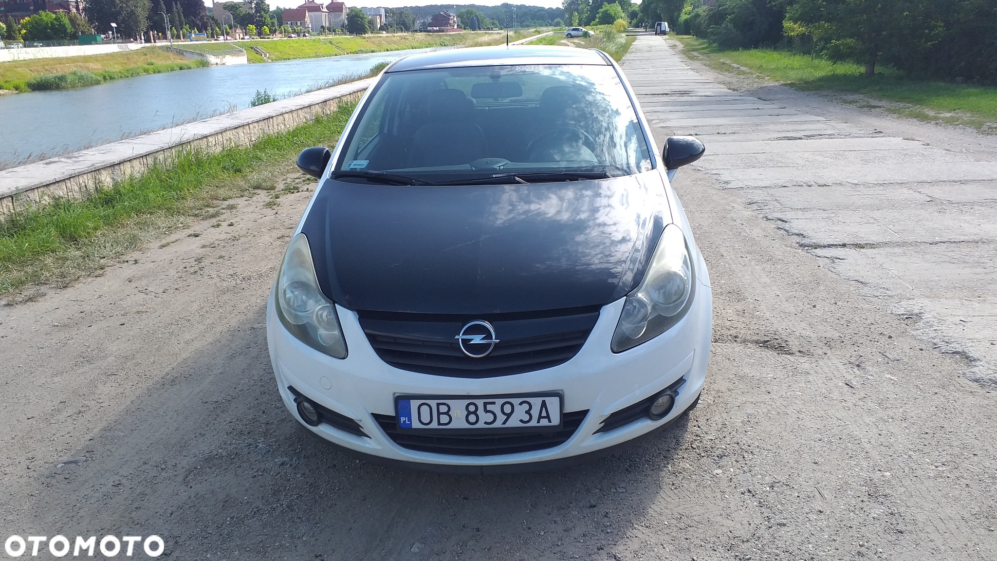 Opel Corsa 1.4 16V Cosmo - 2
