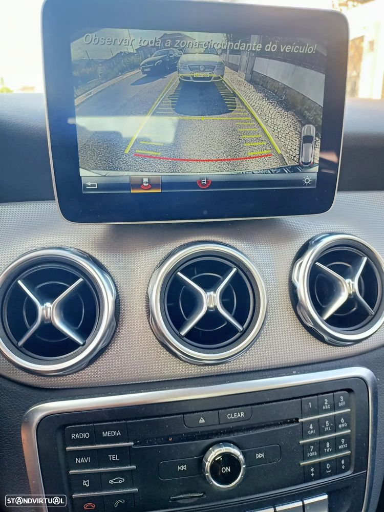Mercedes-Benz GLA 200 d Aut. - 2