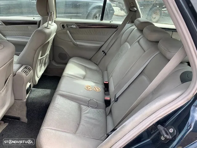 Mercedes-Benz 220 - 7