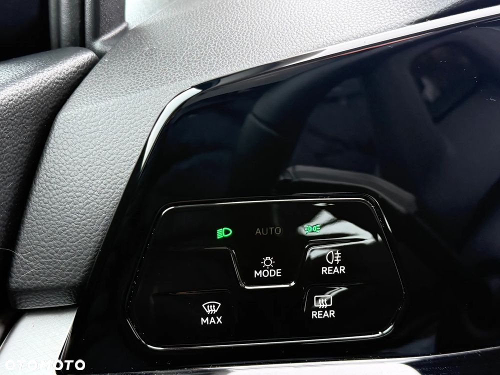 Volkswagen Golf 2.0 TDI SCR DSG Style - 19