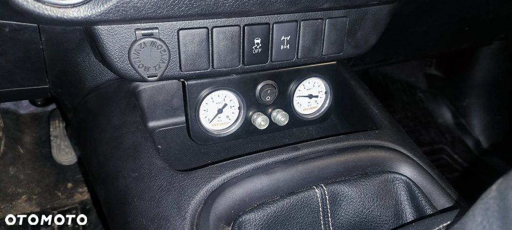 Toyota Hilux 2.4 D-4D Double Cab DLX 4x4 - 19
