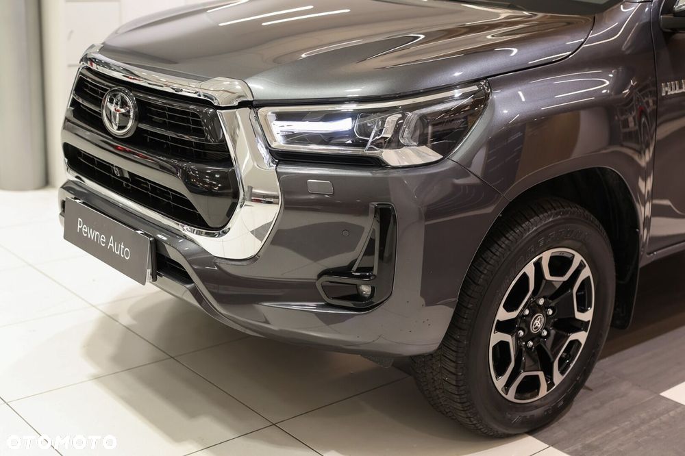 Toyota Hilux - 22