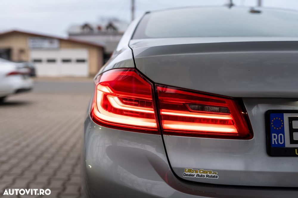 BMW Seria 5 520i Aut. Luxury Line - 4