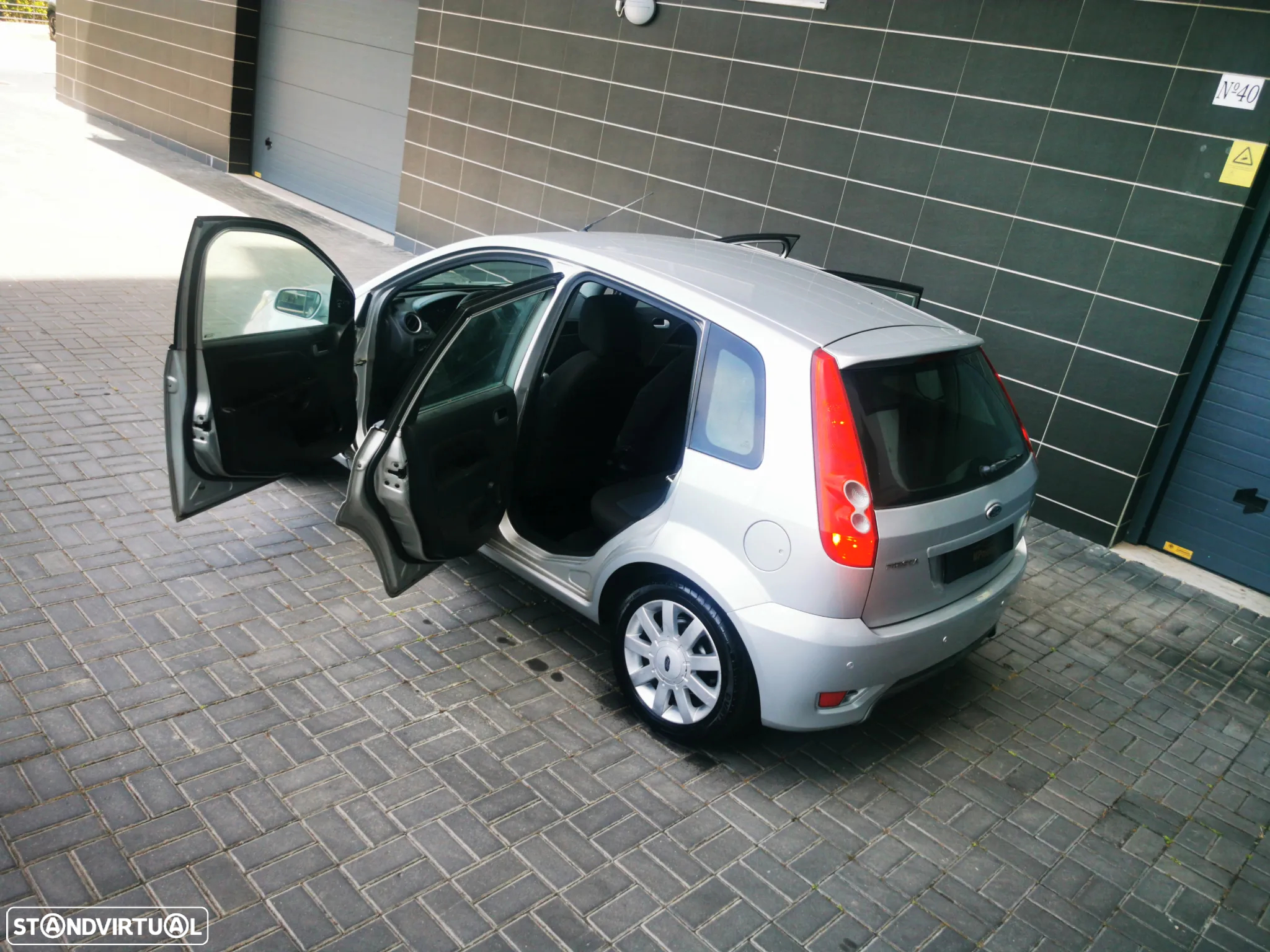 Ford Fiesta 1.25 Ghia - 15