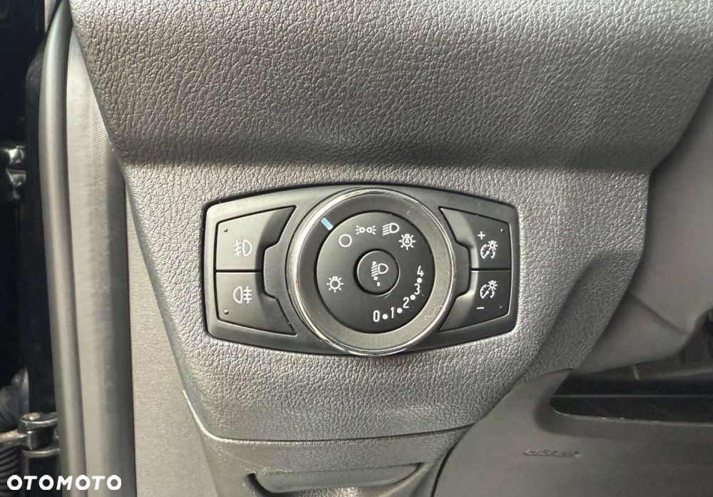 Ford Tourneo Courier - 12