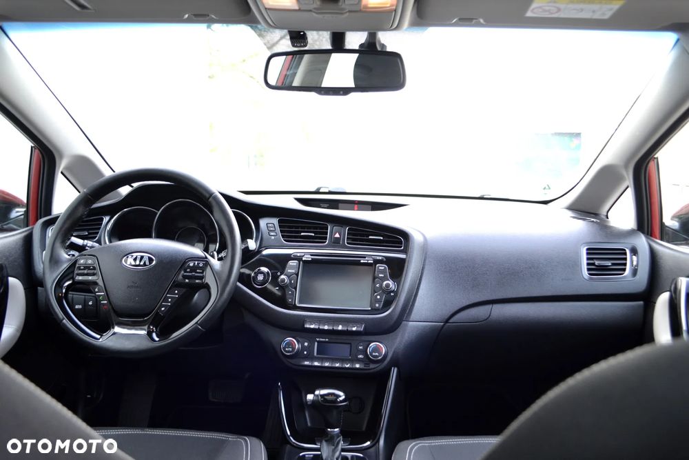 Kia Ceed 1.6 GDI L DCT - 24