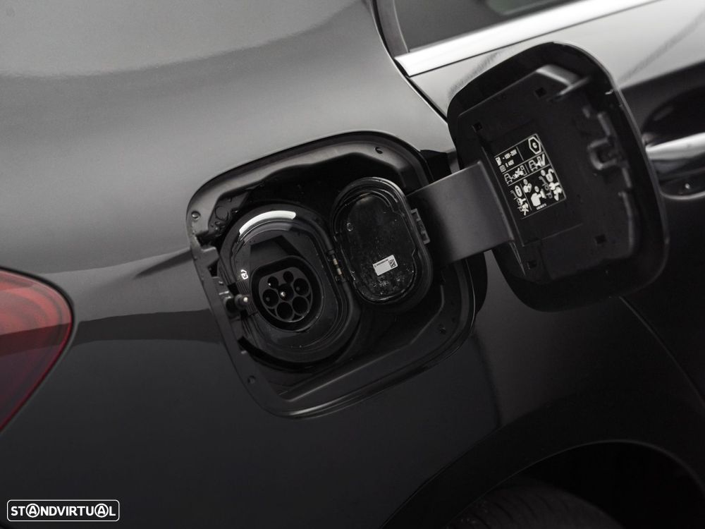 Mercedes-Benz A 250 e - 12