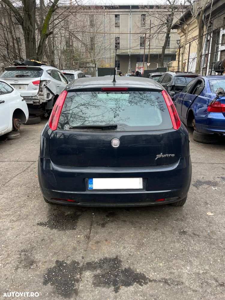 Dezmembrez Fiat Punto 2007 benzina albastru 4 usi - 8
