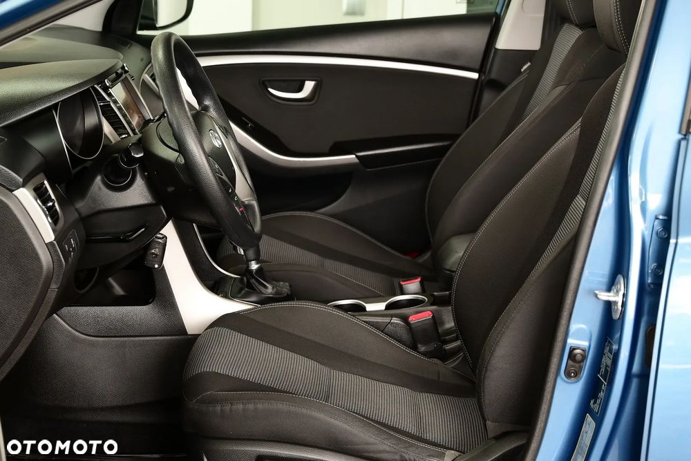 Hyundai i30 blue 1.6 CRDi Trend - 19