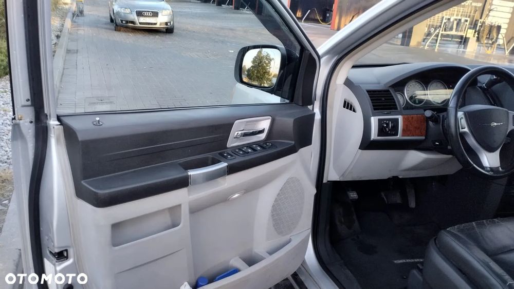 Chrysler Grand Voyager - 11