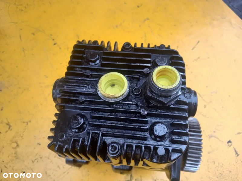 Sprężarka powietrza Wabco Deutz Fahr Agrotron 7250 TTV - 4