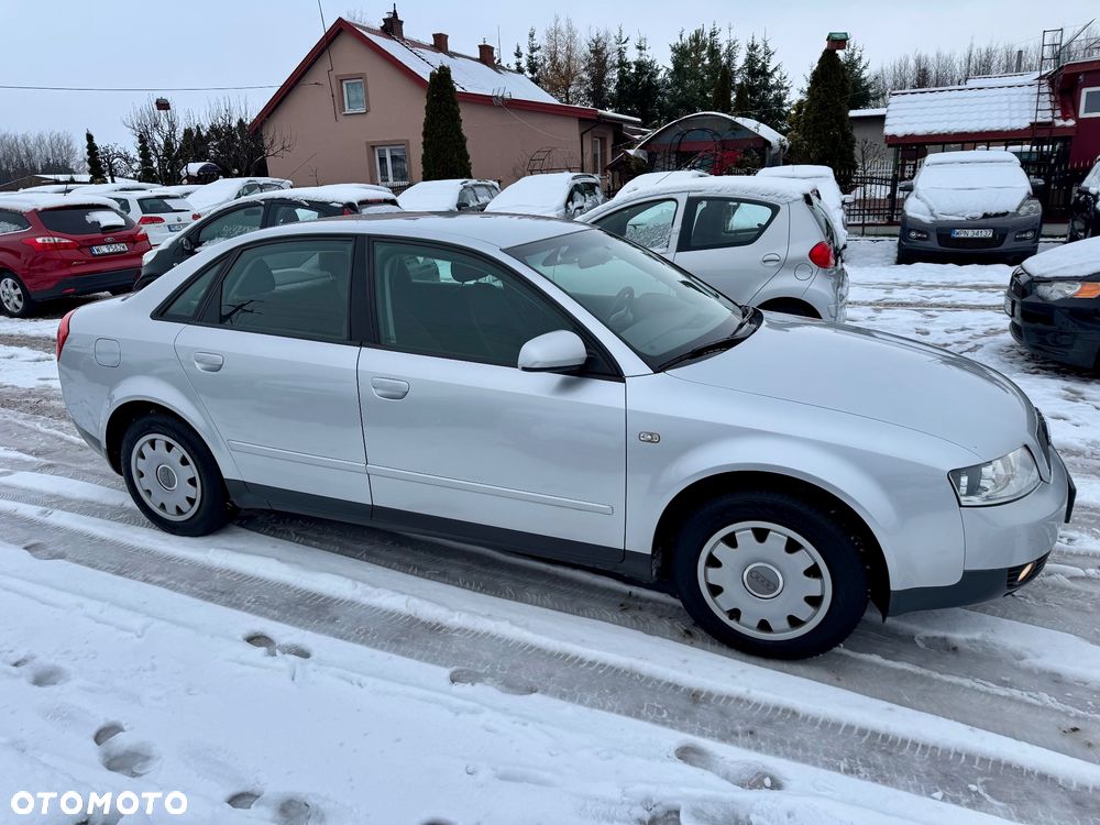 Audi A4 Limousine - 3