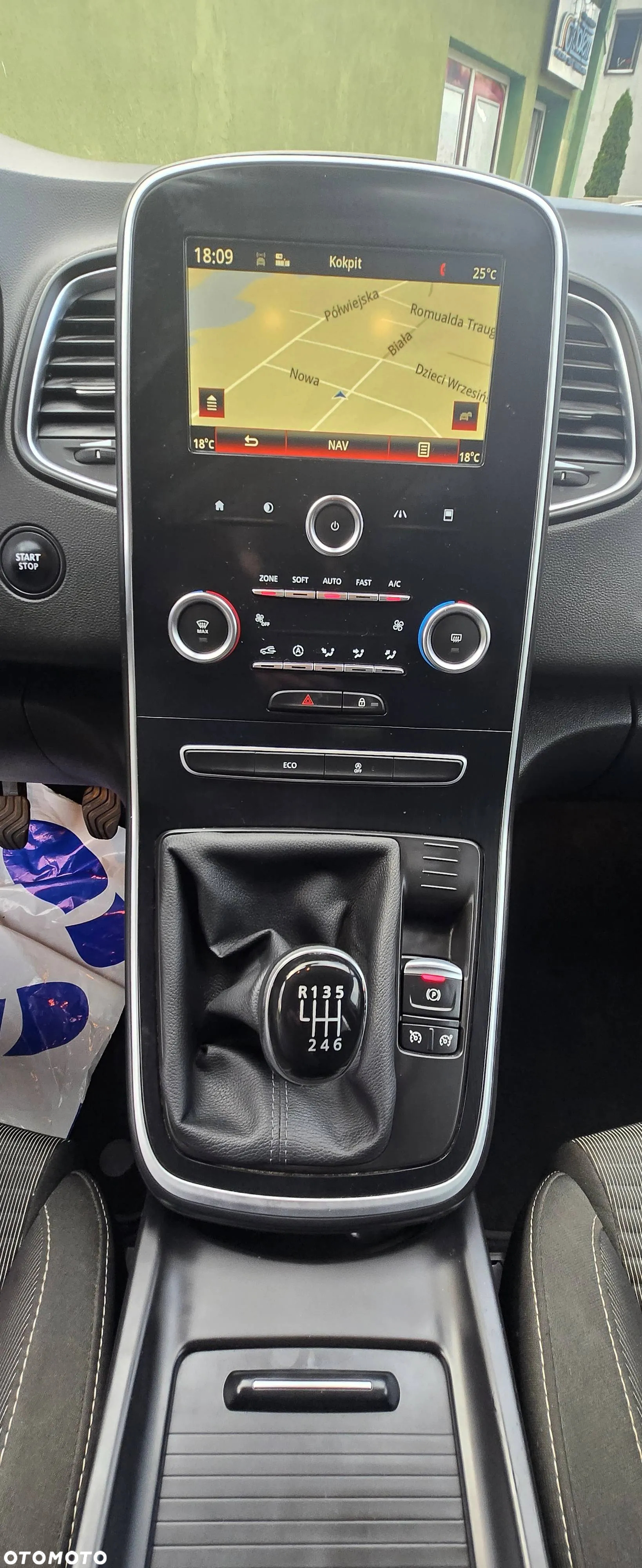 Renault Scenic - 21