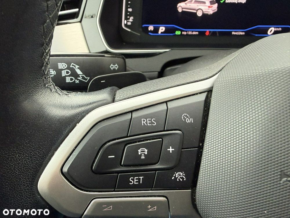 Volkswagen Passat - 11