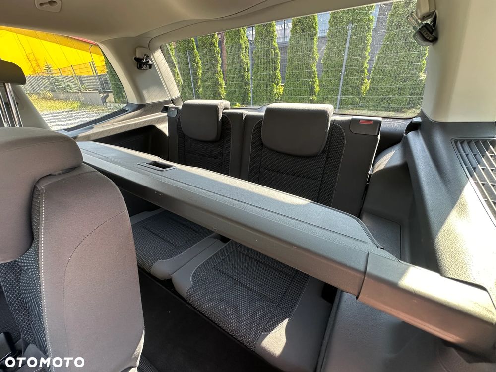 Volkswagen Touran - 27